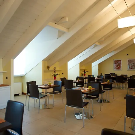 Best Western Crystal Palace Hotel-2